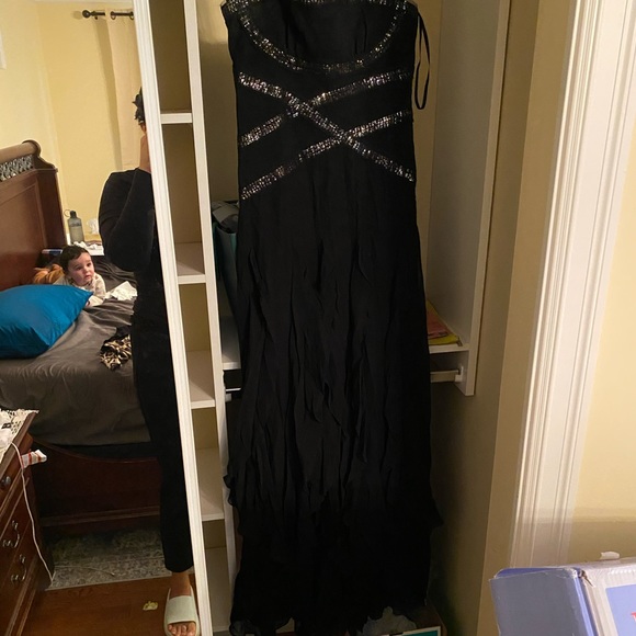 Black BCBG sequence ruffled dress. Size 8. - Picture 2 of 5